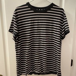 Lululemon boyfriend T shirt size 8